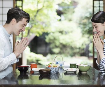 How to Say Thank You in a Japanese Restaurant – Phrases & Etiquette