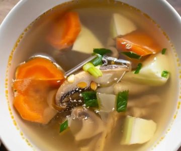 What Is the Clear Soup at Japanese Restaurants and Why It’s So Loved