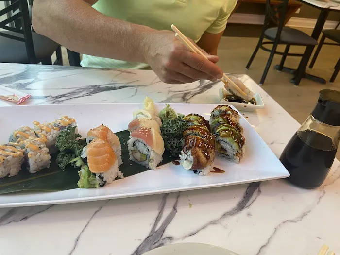 MooDeng Cafe Sushi Bar Picture 9