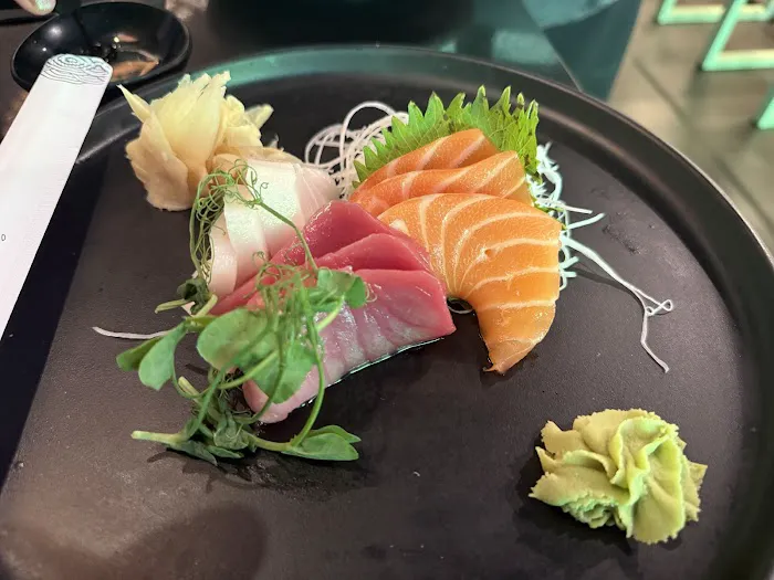 Lemongrass Asian Bistro Sushi Picture 9