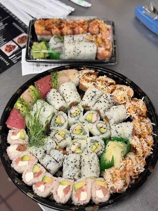 Spicy Thai II and Sushi Picture 2