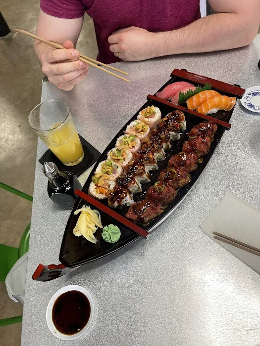 Picazo Sushi & Poke Picture 6
