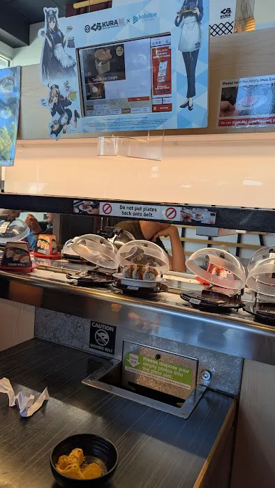 Kura Revolving Sushi Bar Picture 4