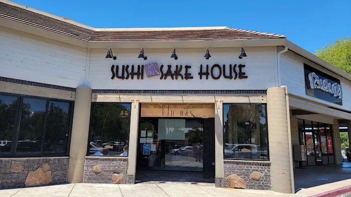 Blue Nami | Sushi & Sake House Picture 4