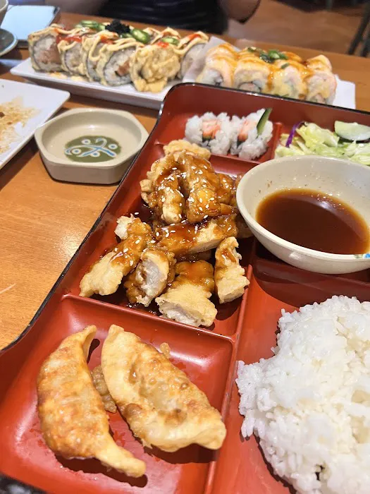 Oshima Sushi Sports Bar Picture 3