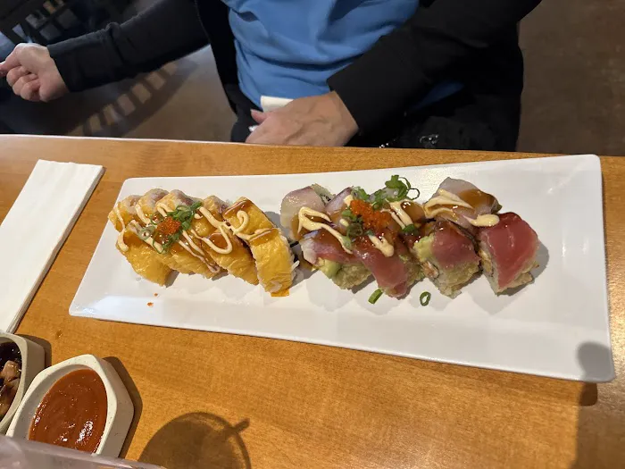 Oshima Sushi Sports Bar Picture 6