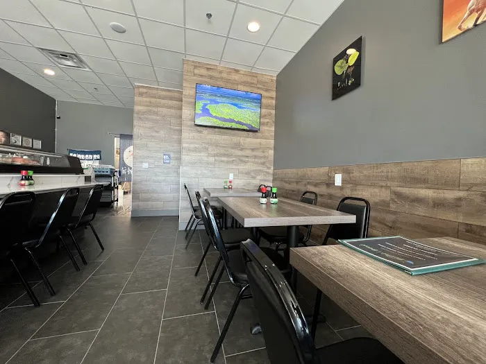 Oaks Sushi & Bowl Restaurant Picture 7