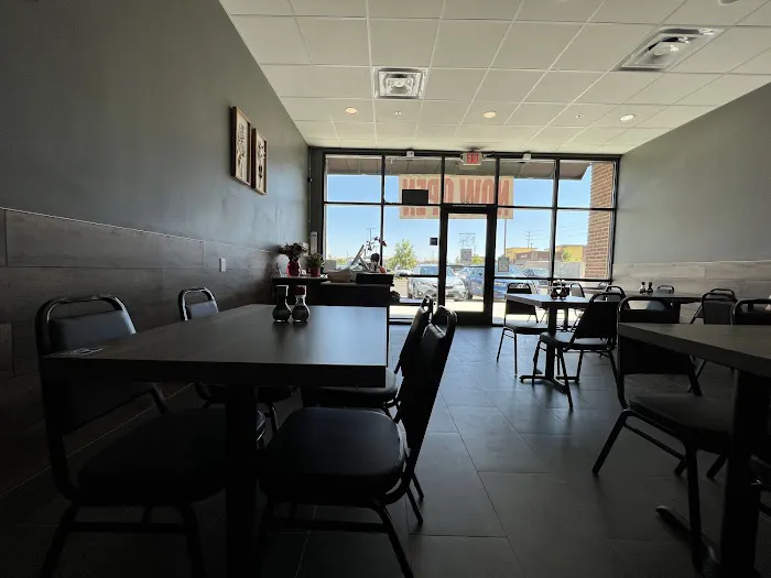 Oaks Sushi & Bowl Restaurant Picture 8