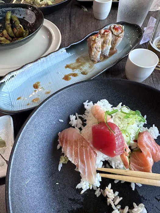 Oaks Sushi & Bowl Restaurant Picture 9