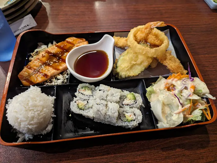 Yuki Sushi Bar Picture 4