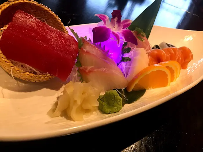 Happy Kitchen & Sushi Bar Picture 3