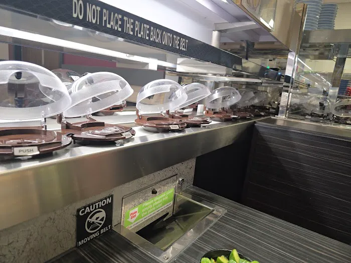 Kura Revolving Sushi Bar Picture 4