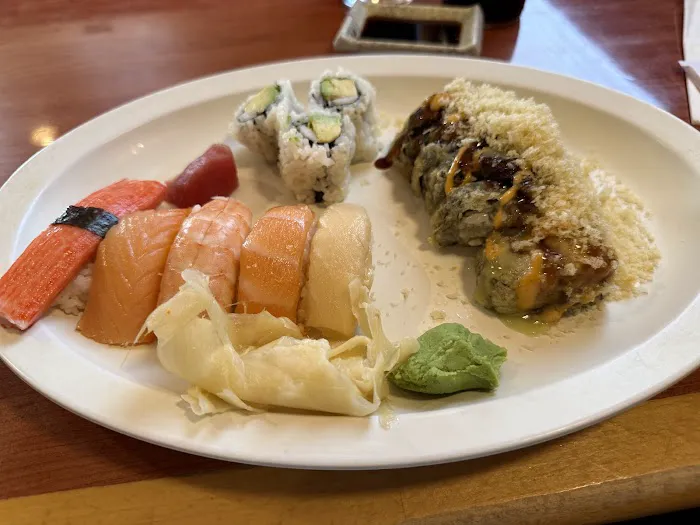 Sushi Club Picture 3