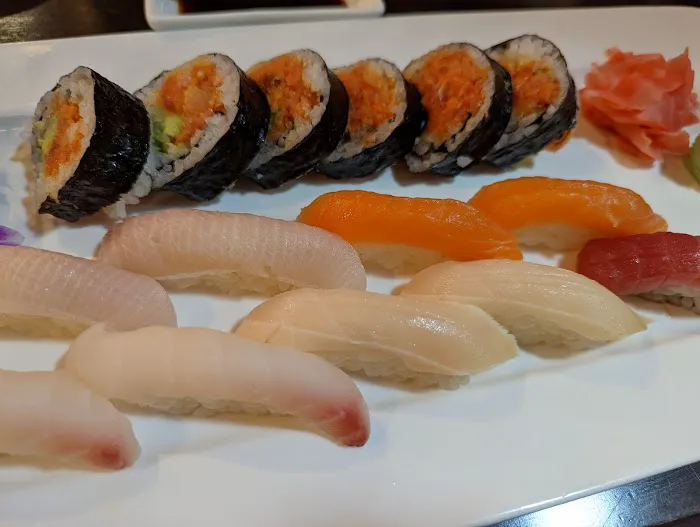 Sakana Sushi & Asian Bistro Picture 10