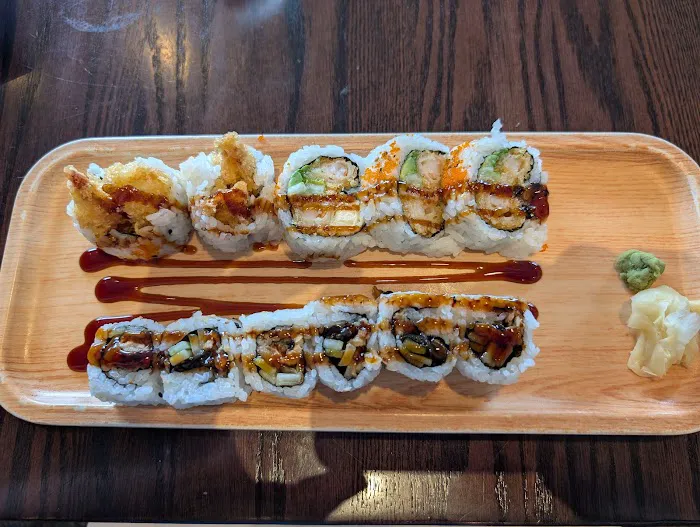 Wakame Sushi & Asian Bistro Picture 7
