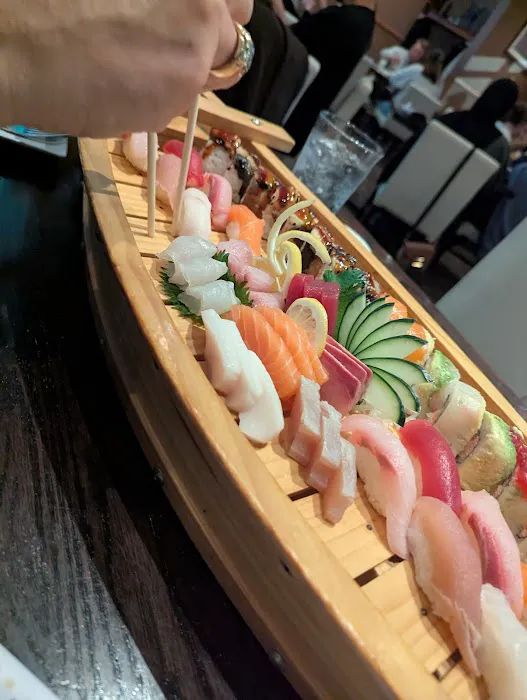Wakame Sushi & Asian Bistro Picture 10