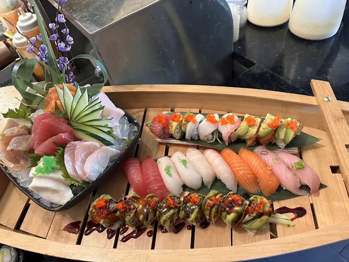 Iwa sushi Picture 9