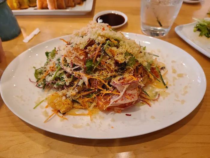 Yumi Japanese Restaurant & Bar - Edina Picture 5