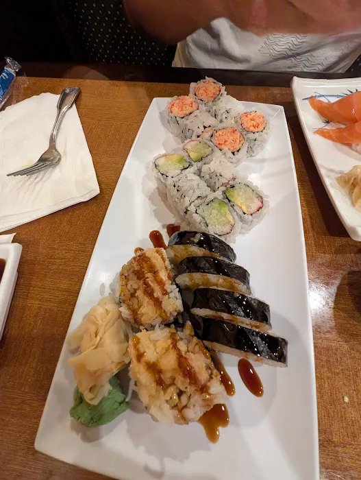 Tokyo Sushi & Grill Picture 2