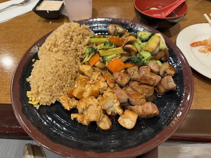 Tokyo Sushi & Grill Picture 9