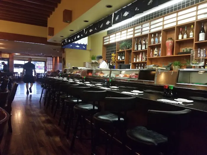 Yumi Japanese Restaurant & Bar - Excelsior Picture 10