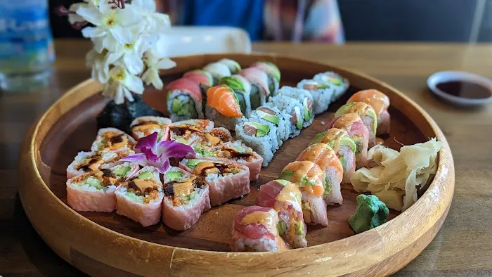 Miyabi Sushi & Asian Bistro Picture 7