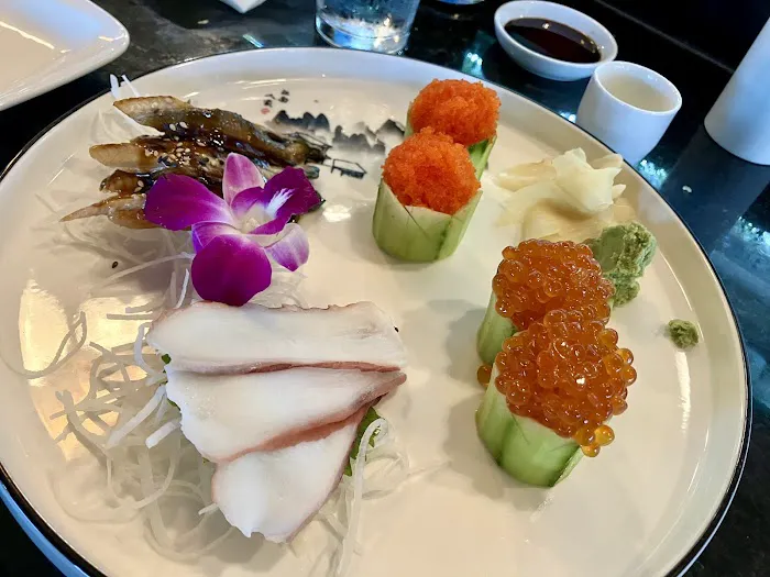 Miyabi Sushi & Asian Bistro Picture 8