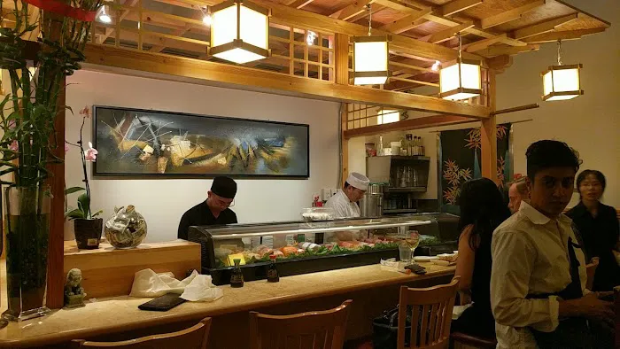 Sushi Park Picture 5