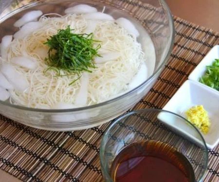 What Is Somen and How to Eat Cold Japanese Noodles with Dipping Sauce