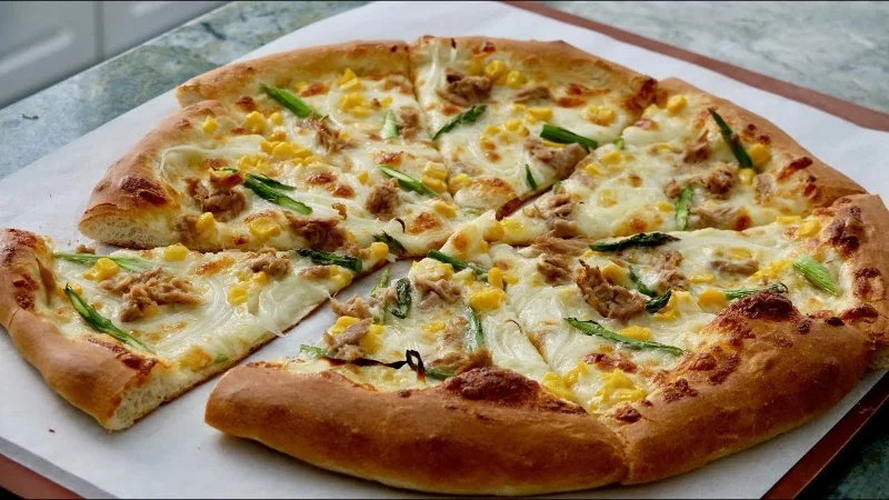 Best Japanese Pizza Toppings in the US: Mayo, Corn and Squid Delivery Crusts