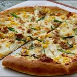 Best Japanese Pizza Toppings in the US: Mayo, Corn and Squid Delivery Crusts