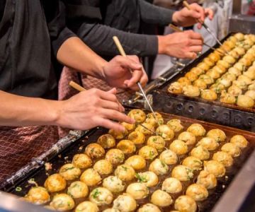 Where to Buy a Takoyaki Pan in the US: Cast Iron vs Electric Guide